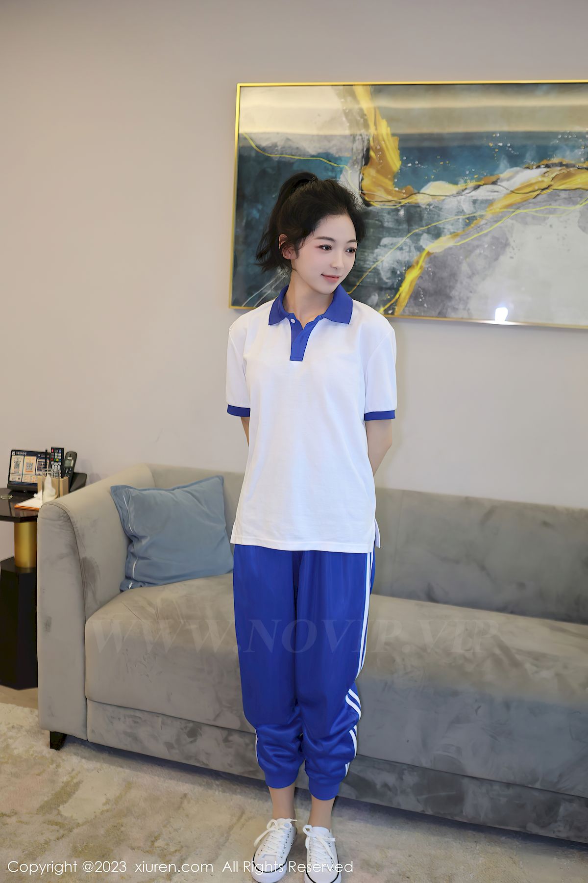 新人茜茜Kimi清纯学妹装扮苗条动人性感写真