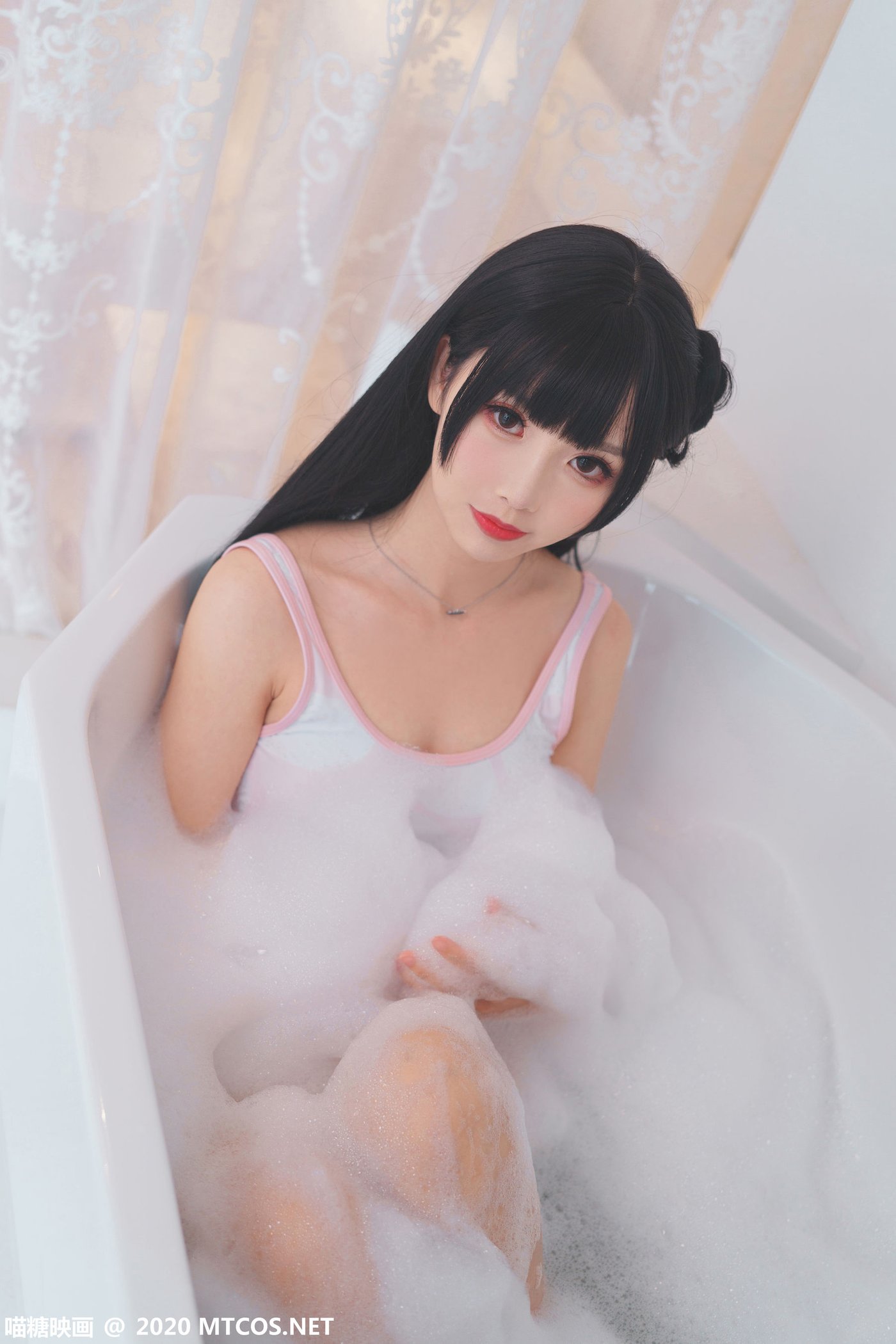 邻家小妹面饼仙儿死库水浴缸泡泡浴私房写真