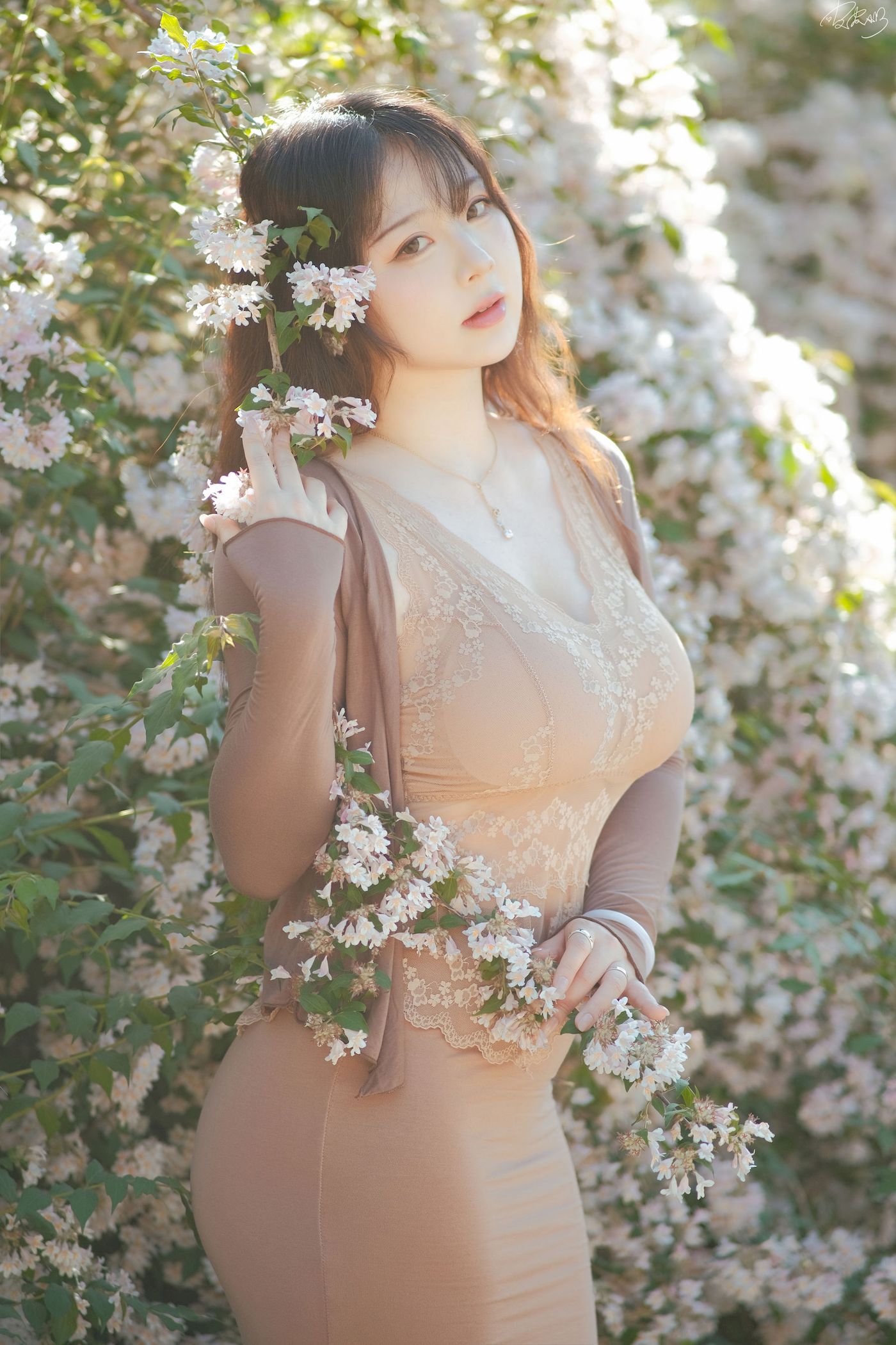 皮皮奶可可爱了啦公园长椅人妻户外写真