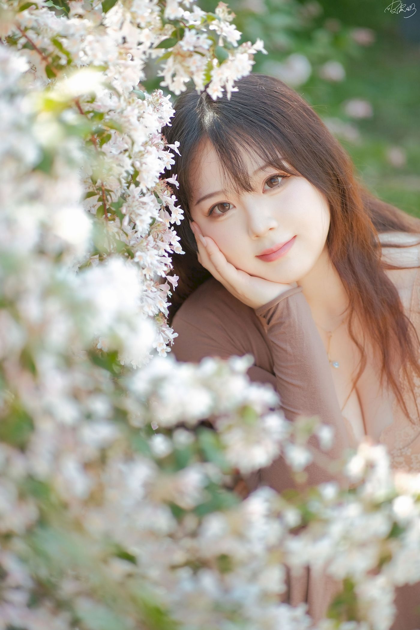 皮皮奶可可爱了啦公园长椅人妻户外写真